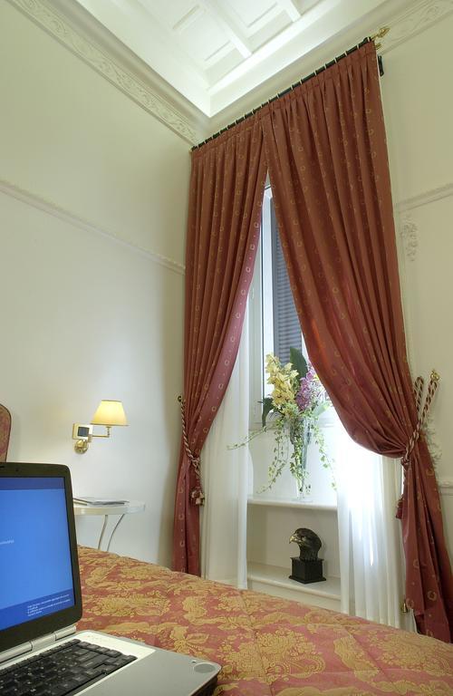 Suites Rome Chambre photo